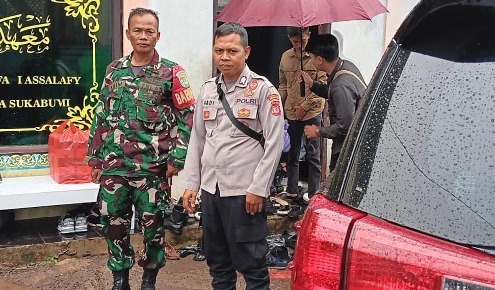 Bhabinkamtibmas Polsek Cikole dan Babinsa Laksanakan Patroli di Wilayah Binaannya