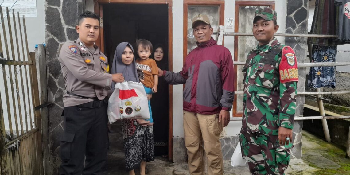 Menyambut Ramadhan Anggota Polsek Warudoyong Lakukan Bakti Sosial Polri Presisi Untuk Negeri Di Wilayah Hukum Polsek Warudoyong
