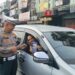 Tingkatkan Disiplin Berlalulintas, Polisi di Sukabumi Sebar Brosur Kamseltibcarlantas