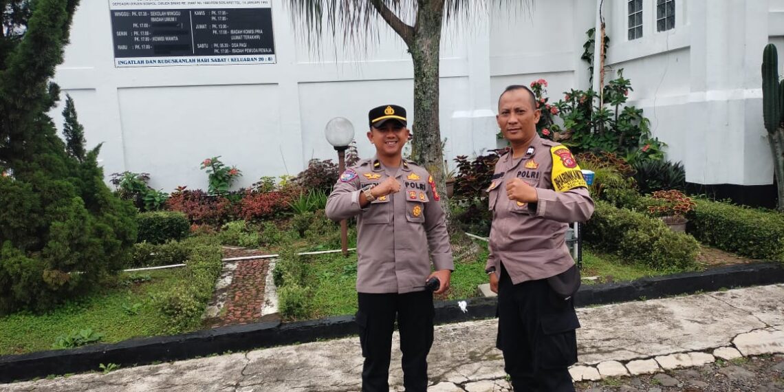 Jadi Rutinitas Polsek Baros Laksanakan Pengamanan Ibadah Gereja Pada Minggu Pagi