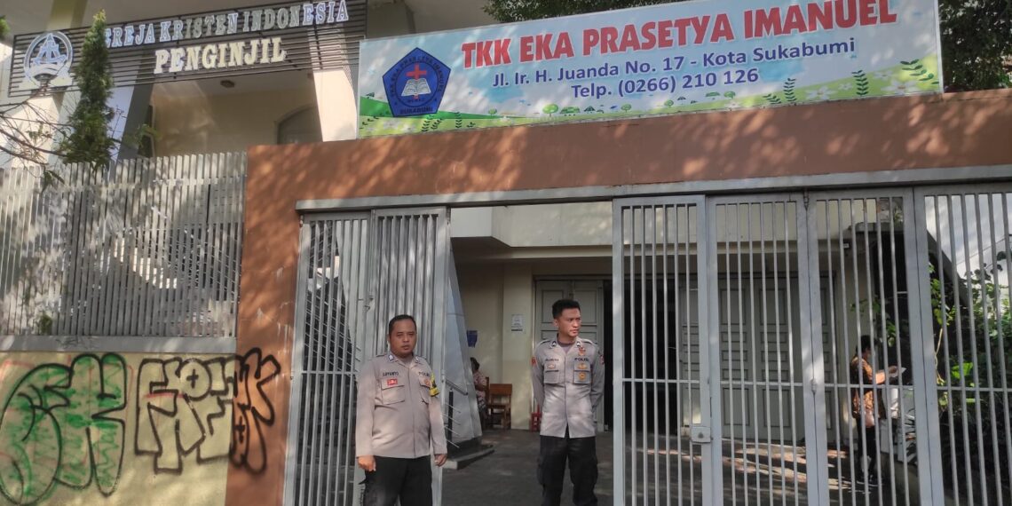 Polsek Sukalarang Laksanakan PAM Ibadah Kebaktian di Gereja, Kristen Indonesia (GKI) Penginjil Kota Sukabumi
