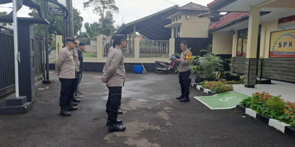Soliditas dan Disiplin: Pesan Kapolsek Citamiang dalam Apel Pagi Polres Sukabumi Kota