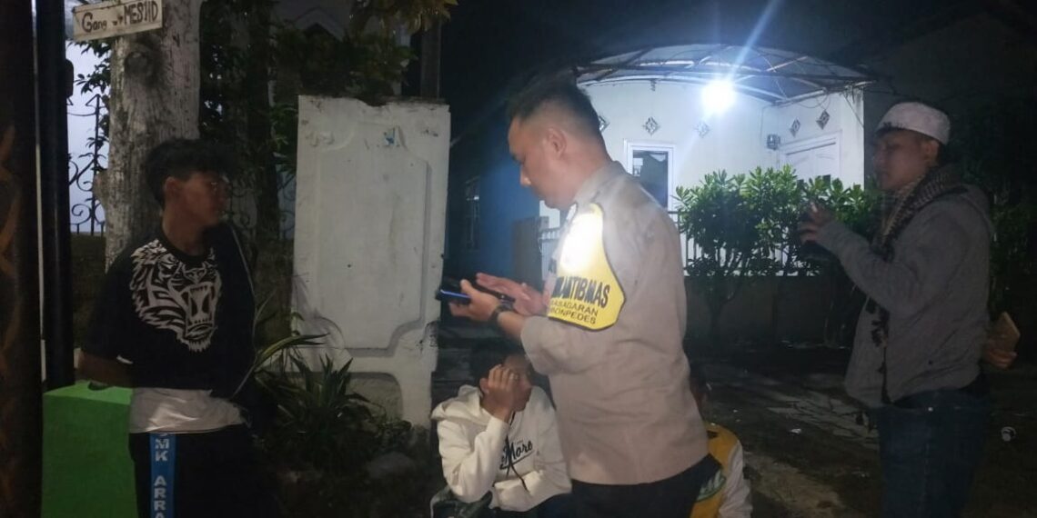 Gelar PAS SAHUR Polsek Kebonpedes Sukabumi Amankan 6 Remaja dan Sarung Berisikan Kabel Baja