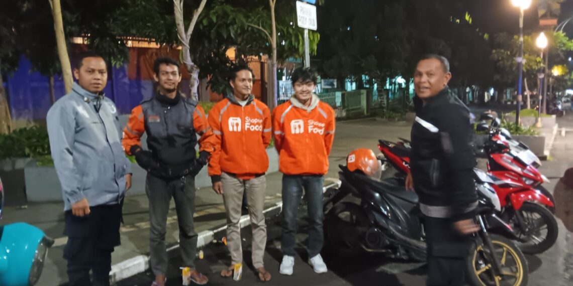 Bhabinkamtibmas Polsek Cikole Laksanakan Giat Sambang