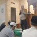 PAS TRANSIT: Kapolsek Sukaraja Salat Tarawih di Masjid Uswatun Hasanah