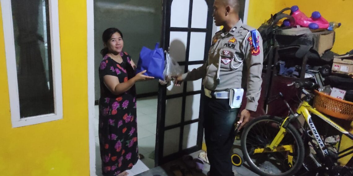 PAS SAHUR (Patroli Saat Sahur) Polsek Warudoyong Laksanakan Kegiatan “Ramadhan Berbagi”