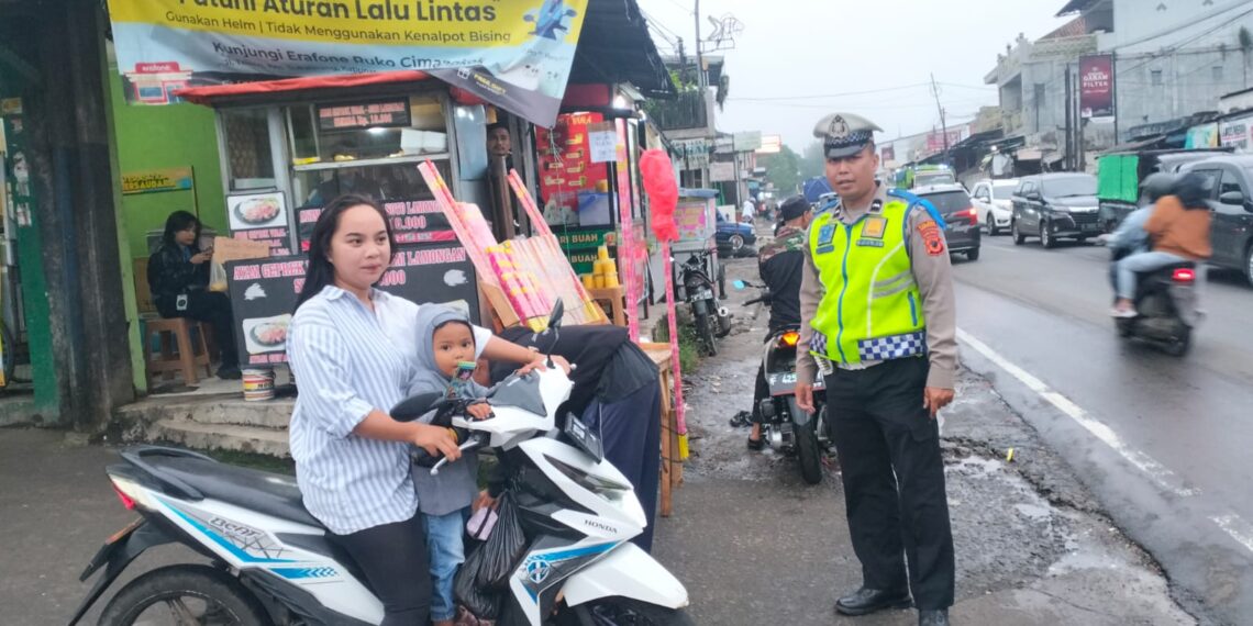 Jelang Buka Puasa, “Pas Buka” Polsek Sukalarang Laksanakan Patroli Cipta Kondisi
