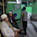 Pastikan Keamanan Saat Sholat Tarawih, Bhabinkamtibmas Polsek Cireunghas Laksanakan Patroli Ke Masjid dan Pemukiman Wilayah Desa Binaan