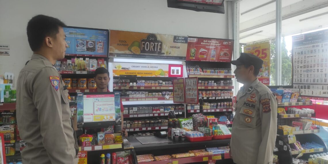 Patroli Siang Hari Menyambangi Objek Objek Vital Di Wilayah Hukum Polsek Sukalarang