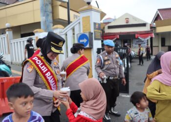 Jelang Buka Puasa, Polres Sukabumi Kota Kembali Bagikan Puluhan Kantong Takjil