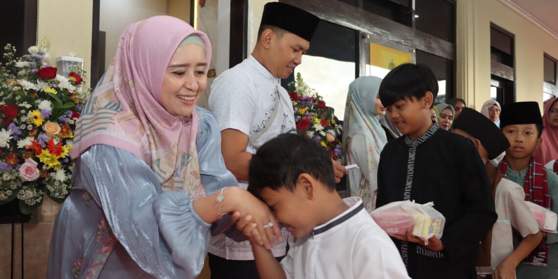 Gapai Berkah Ramadhan, Polres Sukabumi Kota Santuni Puluhan Anak Yatim
