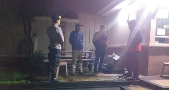 Rutin Sambang Satpam Perumahan, Unit Samapta Polsek Gunungpuyuh Ingatkan Satpam Lebih Tingkatkan Kewaspadaan