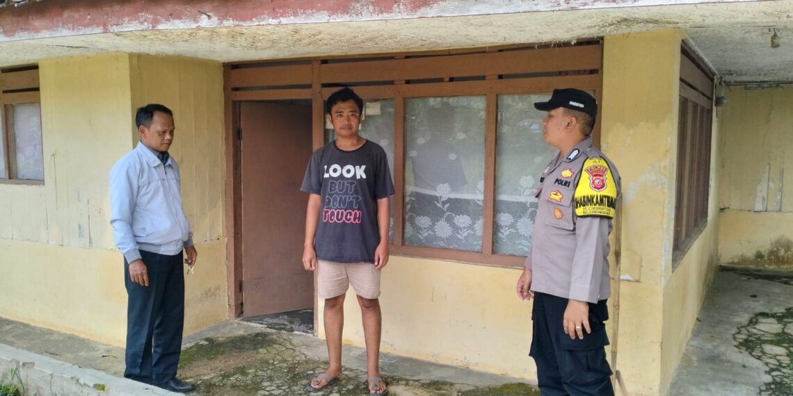 Babinkamtibmas Polsek Cireunghas Rutin Laksanakan Sambang Untuk Ciptakan Keamanan di Bulan Ramadhan