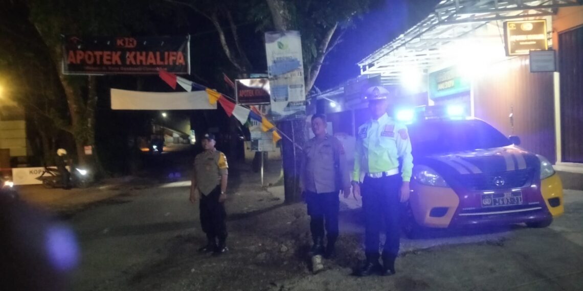 Personil Polsek Sukaraja Polres Sukabumi Kota Gencar Melaksanakan Patroli Menjelang Sahur