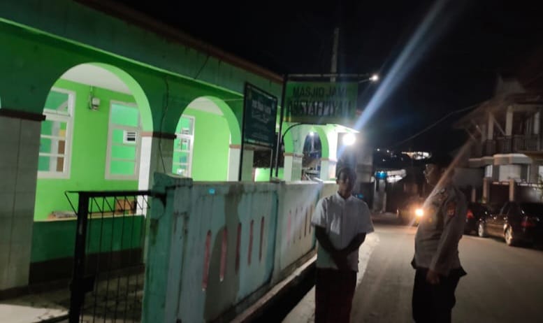 Polsek Citamiang lakukan Pengamanan Sholat Tarawih