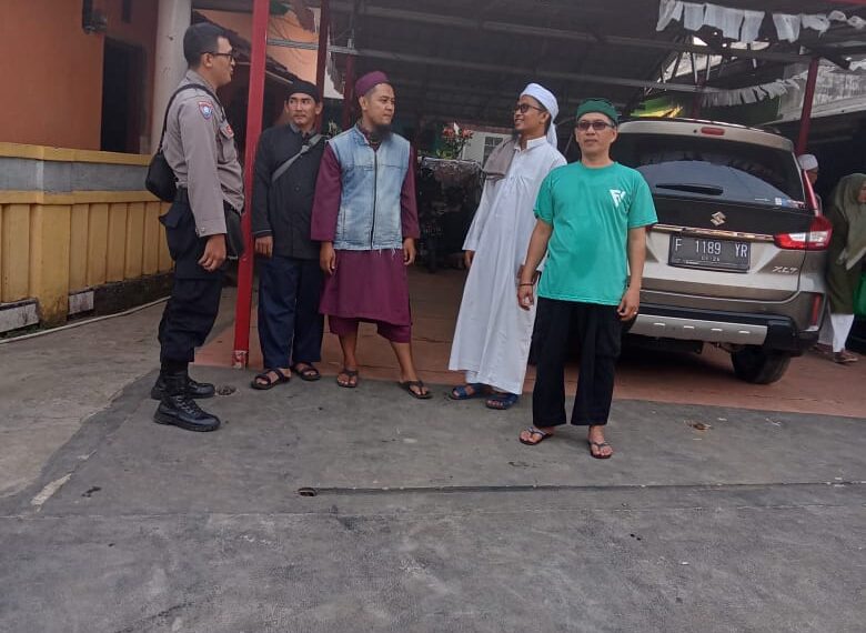 Bhabinkamtibmas Bersinergi dengan Babinsa Sambangi Warga Untuk Tingkatkan Harkamtibmas