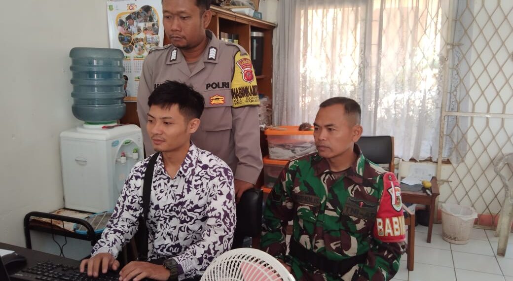Bhabinkamtibmas Bersinergi dengan Babinsa Sambangi Warga Untuk Tingkatkan Harkamtibmas