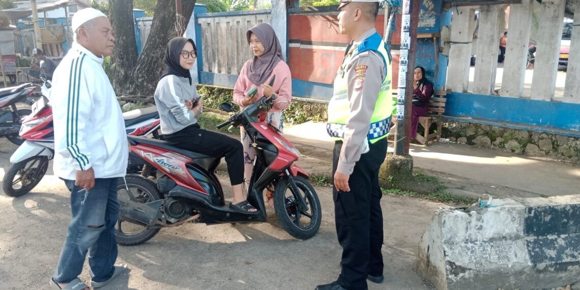 Berikan rasa aman kepada warga Masyarakat, Polsek Baros tingkatkan patroli sore menjelang buka puasa (Ngabuburit)