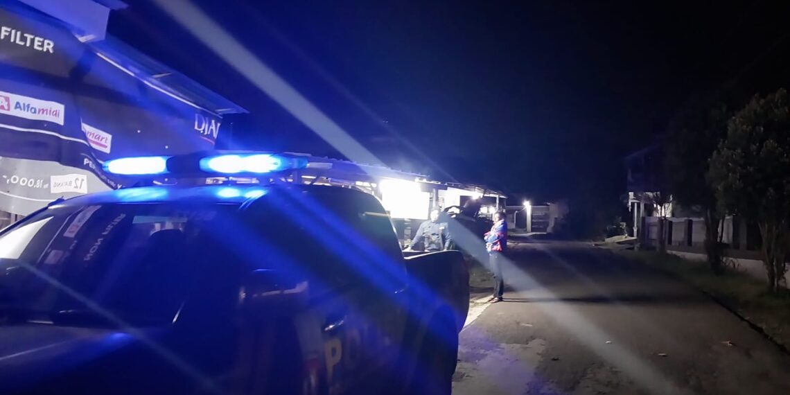 Polsek Kadudampit Laksanakan PAS SAHUR ( Patroli Sahur ) Bangunkan Warga Jelang Sahur