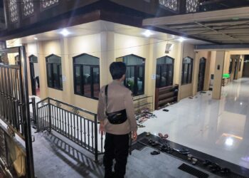 Polsek Citamiang lakukan Pengamanan Sholat Tarawih