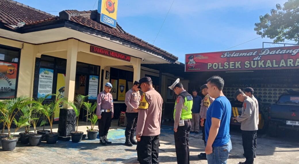 Pimpin Apel Pagi Di Bulan Ramadhan, Kapolsek Sukalarang Sampaikan Atensi Dalam Pelaksanaan Tugas