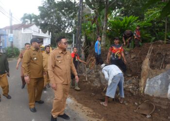 Banjir Kabandungan: Penjabat Wali Kota Sukabumi Tinjau Lokasi dan Koordinasikan Penanganan