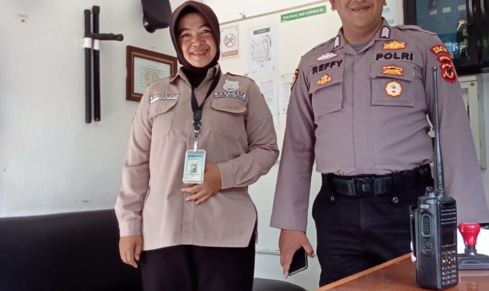 Wujudkan Situasi yang Kondusif di Bulan Ramadhan, Polsek Cisaat Lakukan Patroli Siang