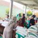 Beri Rasa Aman, Bhabinkamtibmas Polsek Cireunghas Polres Sukabumi Kota Monitoring Penyaluran Program Pangan Bantuan Beras