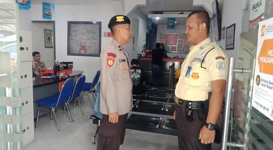 Patroli Siang Hari Sambangi Objek Objek Vital Di Wilayah Hukum Polsek Sukalarang