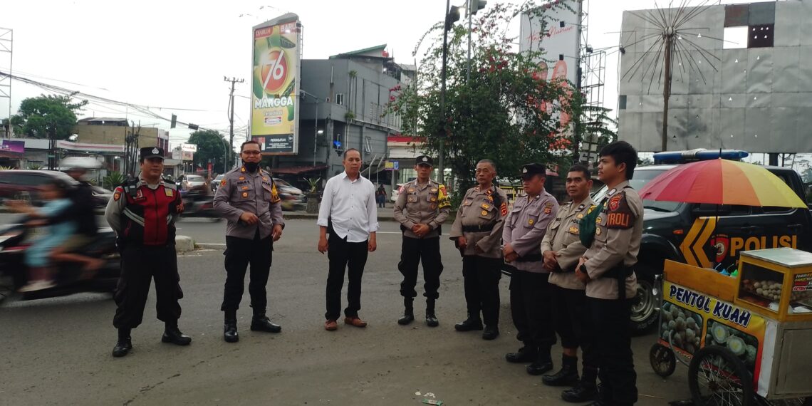 Jelang Buka Puasa, Polsek Lembursitu Intensif Patroli Kepolisian