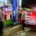Polisi Polsek Sukalarang Giat Patroli Dialogis Malam Antisipasi Gangguan Kamtibmas Di SPBU