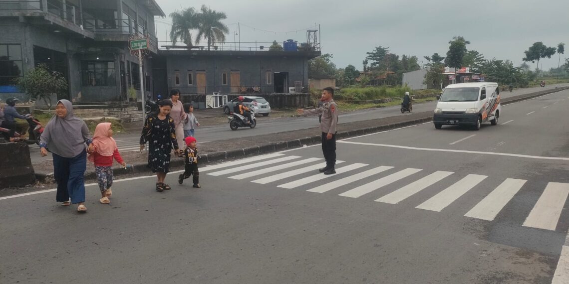 Polsek Kebonpedes Patroli Ngabuburit Digelar Selama Ramadhan
