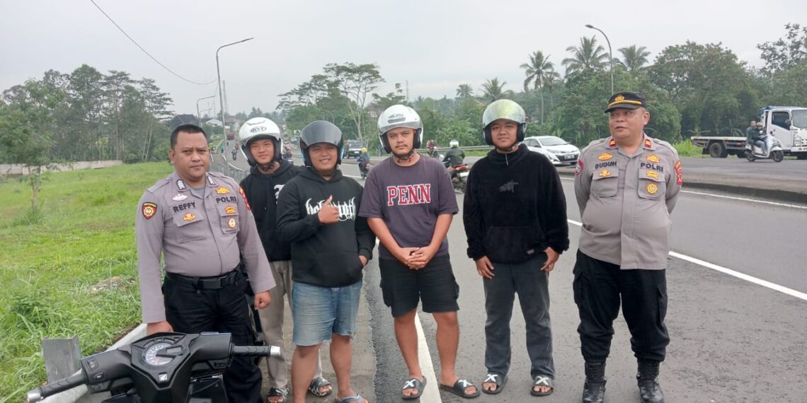 Jelang Buka Puasa, Polsek Cisaat  Patroli Antisipasi Warga Ngabuburit