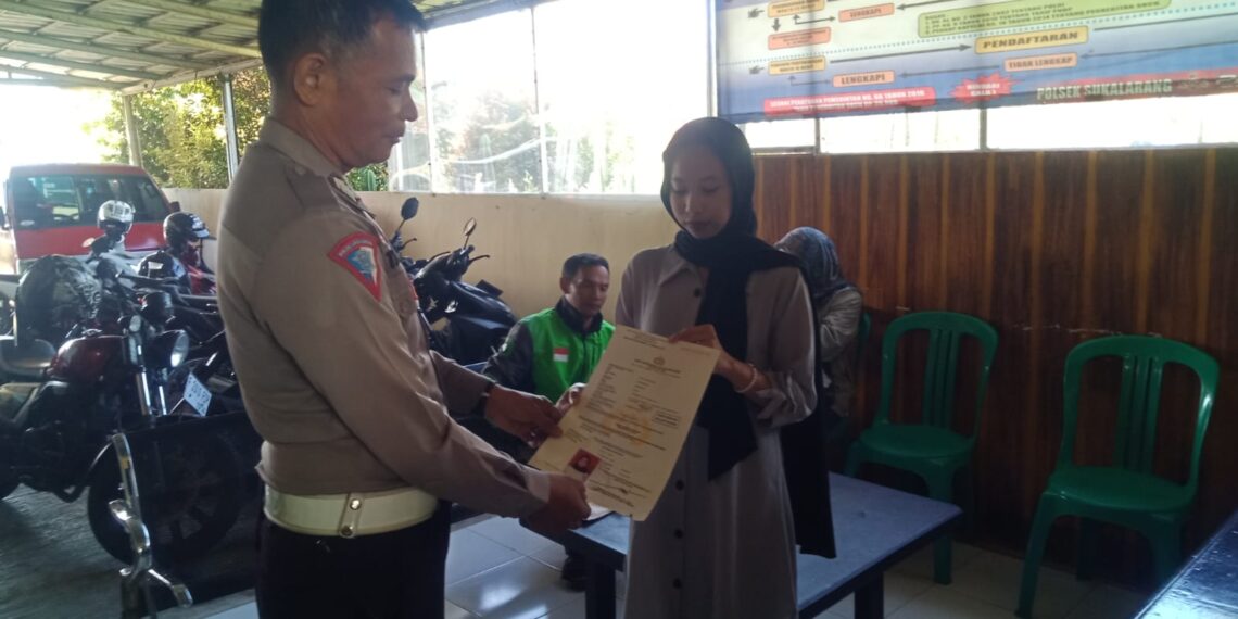 Pelayanan Kepolisian Polsek Sukalarang Berikan Pelayanan Perpanjangan SKCK