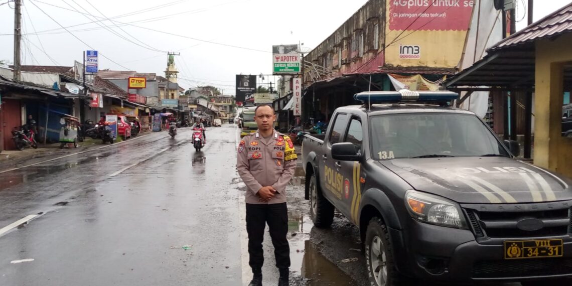 Jaga Keamanan Bersama: Polsek Kebonpedes Laksanakan Patroli Antisipasi Gangguan Kamtibmas