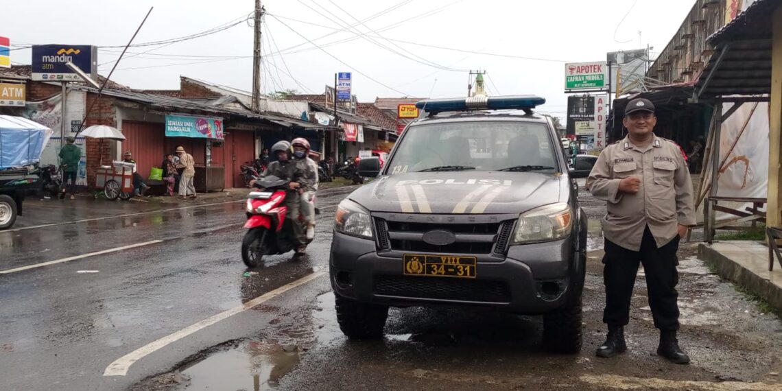 Polsek Kebonpedes Lakukan Patroli di Terminal Jubleg Antisipasi Gangguan Kamtibmas Sore Hari