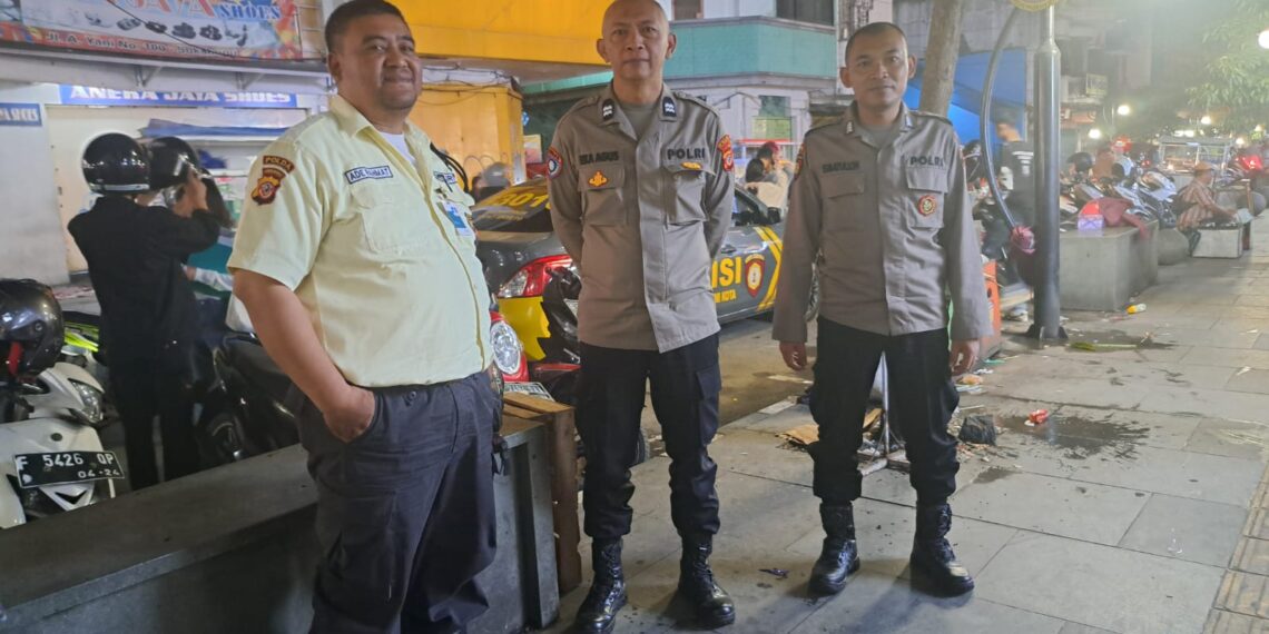 Panit Binmas Polsek Cikole Berikan Himbauan Kamtibmas Kepada Satpam