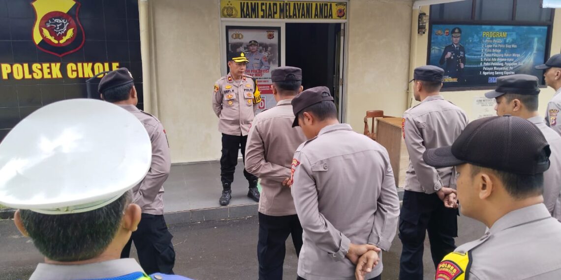 Kapolsek Cikole Pimpin Giat Apel Pagi