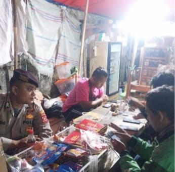 Sambangi Driver Ojek Online, Patroli Polsek Gunungpuyuh Sampaikan Pesan Kamtibmas
