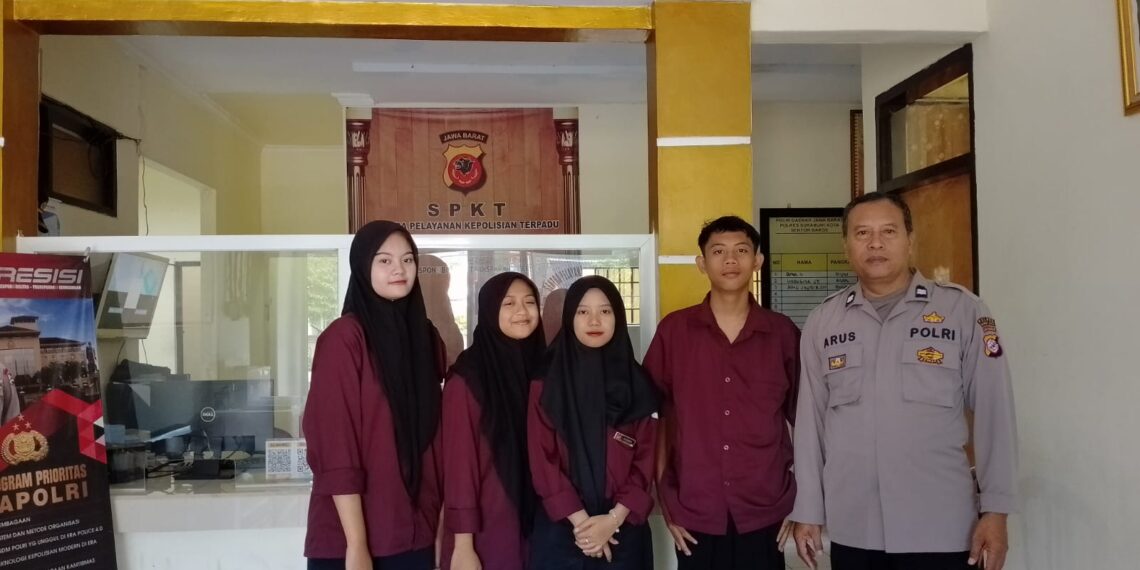 Dampingi Peserta Didik yang Menjalani PKL Di Polsek Baros