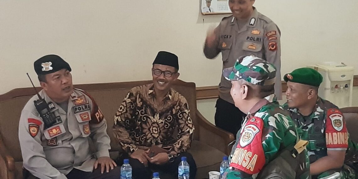 Polsek Lembursitu Berikan Pengamanan Pembukaan Bimbingan Manasik Haji Bagi Calon Jamaah 1445 H/2024 M