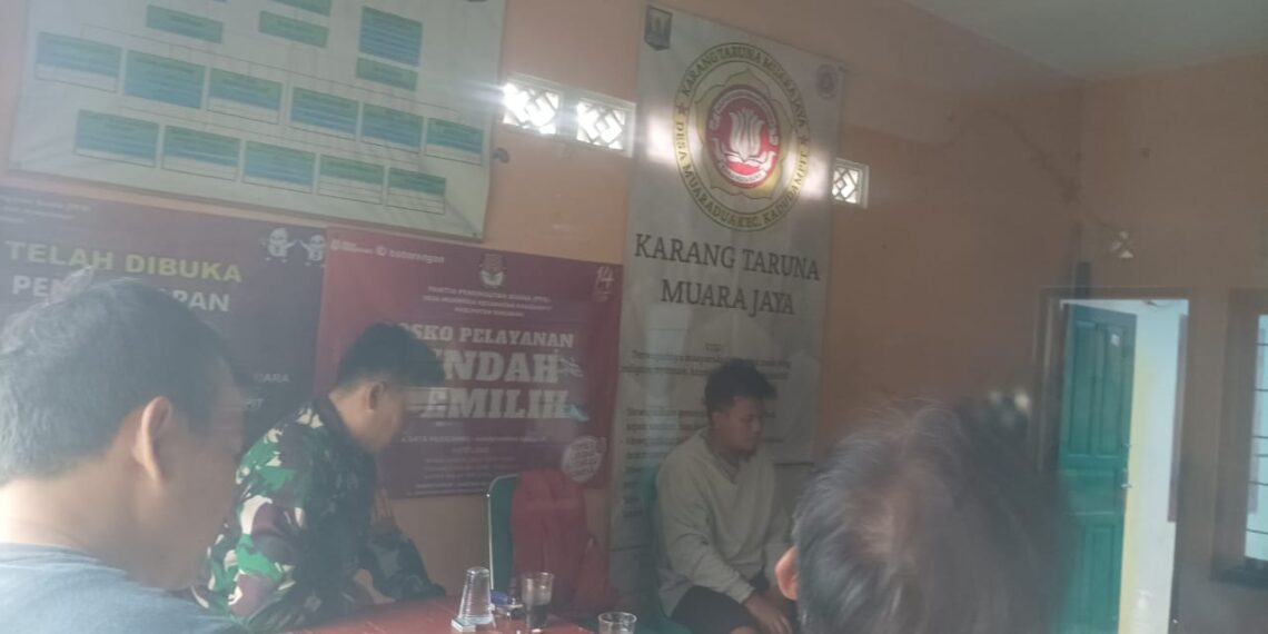 Sinergitas TNI-POLRI Sambangi Warga dan Berikan Himbauan Kamtibmas