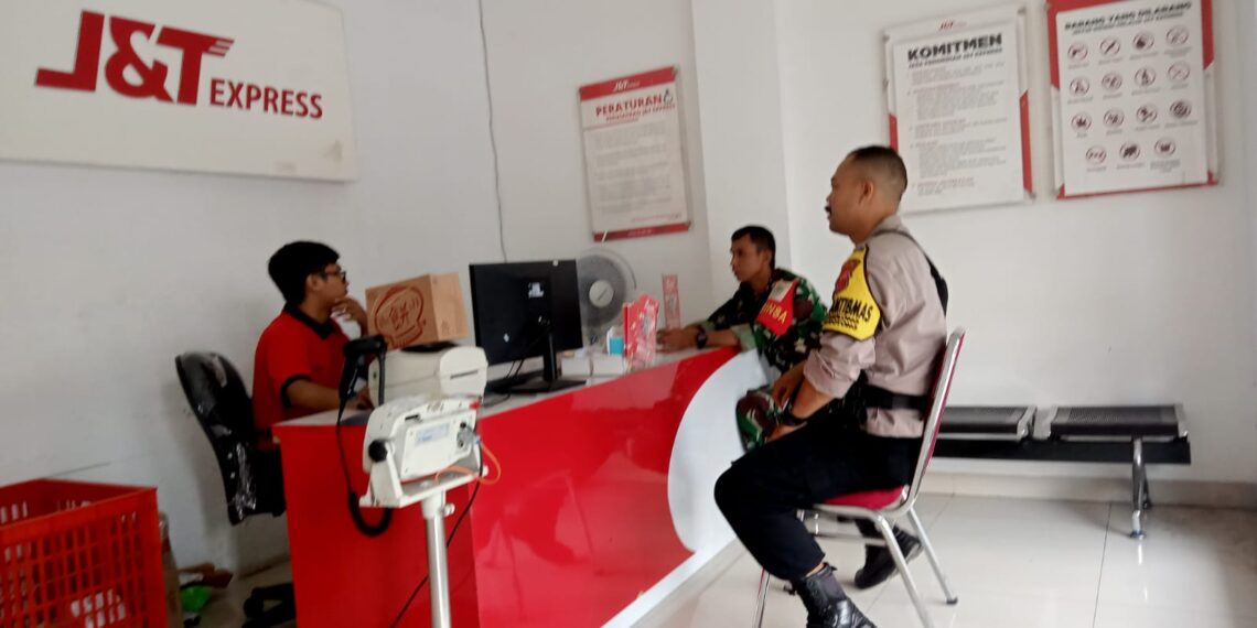 Datangi Warga Langsung, Babinkamtibmas Berikan Himbauan Gukamtibmas