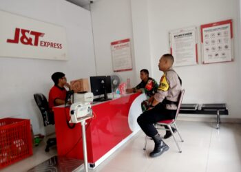 Datangi Warga Langsung, Babinkamtibmas Berikan Himbauan Gukamtibmas