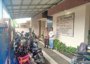 Polsek Lembursitu Laksanakan Pengamanan Di Gereja Getsemani Kota Sukabumi
