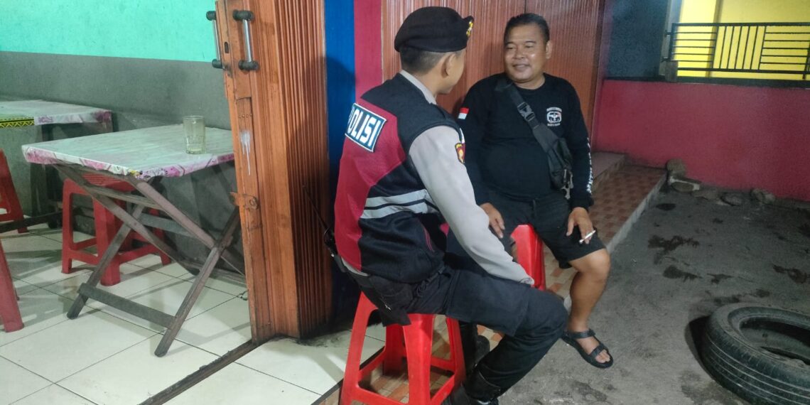 Unit Patroli Sambang Laksanakan Himbauan dengan Humanis dan Pesan-Pesan Kamtibmas