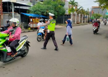 Guna Kelancaran Arus Lalu Lintas Unit Lantas Polsek Warudoyong, Laksankan Gatur