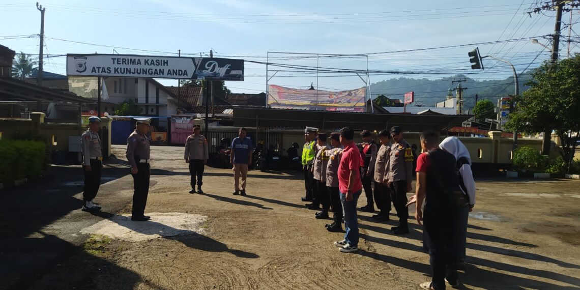 Personil Polsek Baros Senantiasa Jaga Harkamtibmas