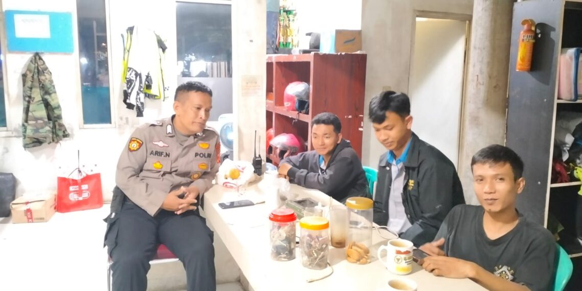 Kapolsek Cisaat Imbau Nasabah: Waspada saat Mengambil Uang Tunai di Perbankan
