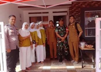 Sinergitas dengan TNI Babinsa Koramil Sukabumi Silaturahmi dan Sambang di Posyandu